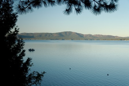Lake Almanor 2013-01 - First Morning 03R.jpg